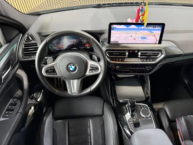 BMW X4 view 9