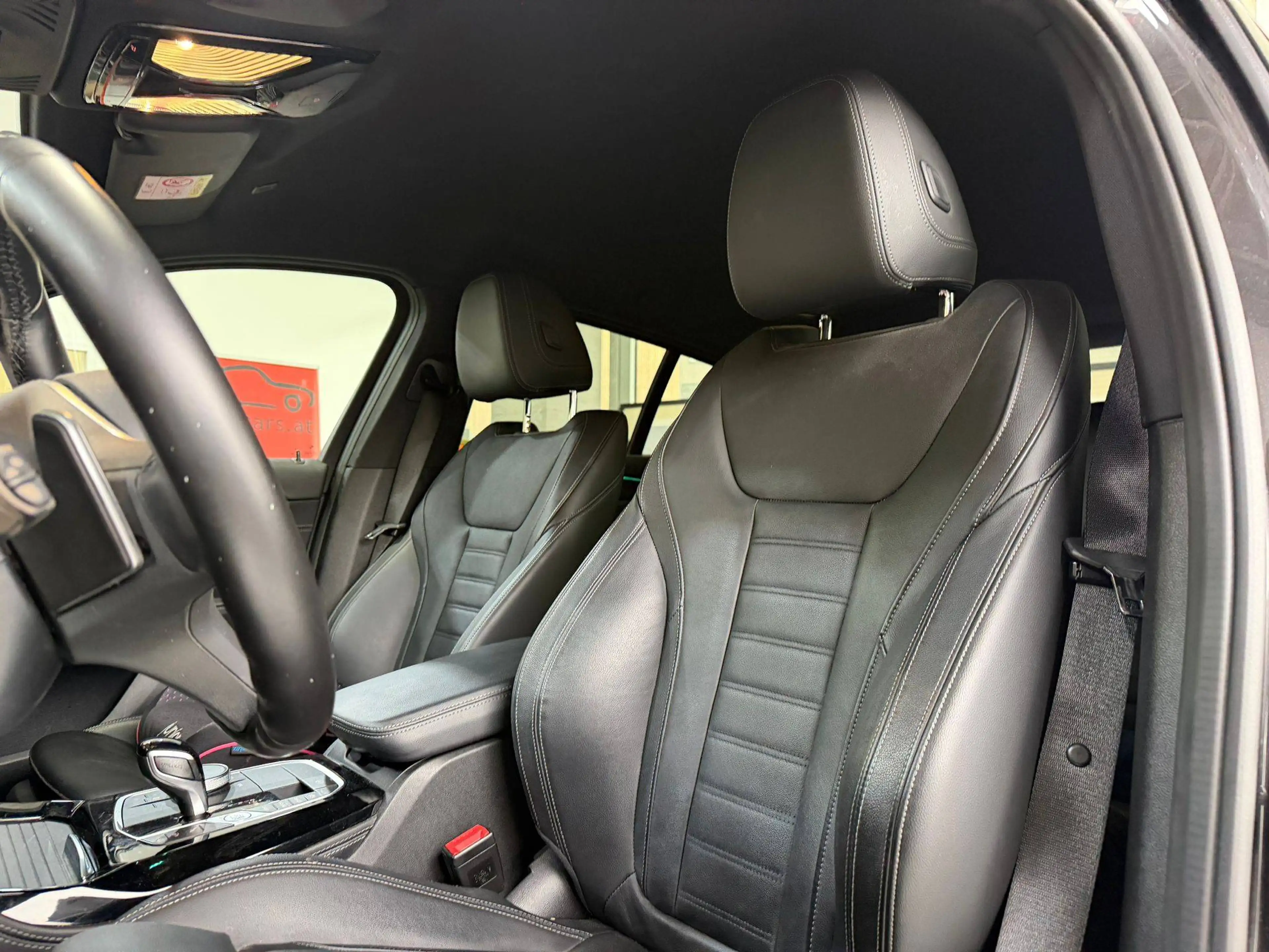 BMW X4 xDrive 20i M Sport — photo 11