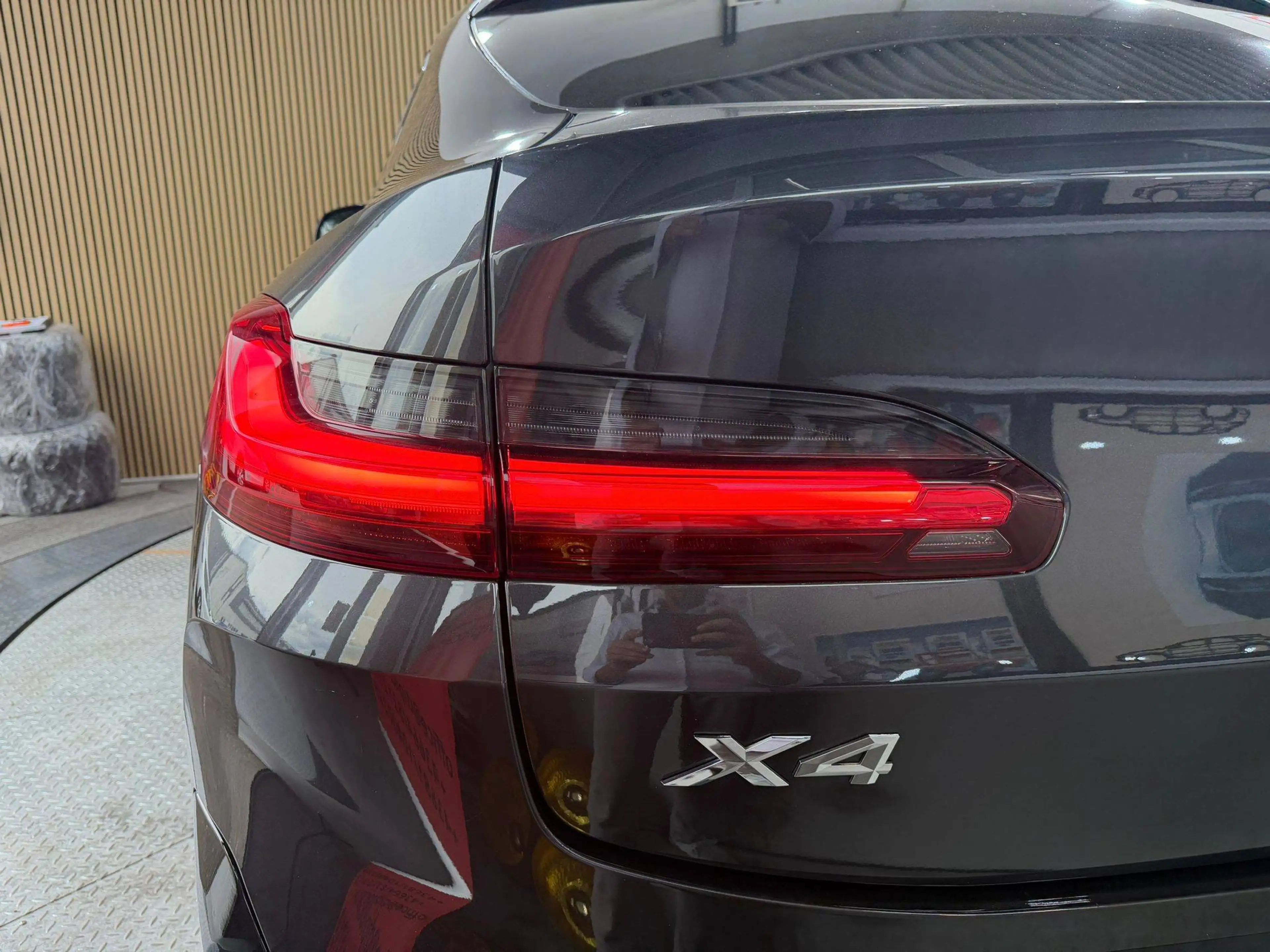 BMW X4 xDrive 20i M Sport — photo 7
