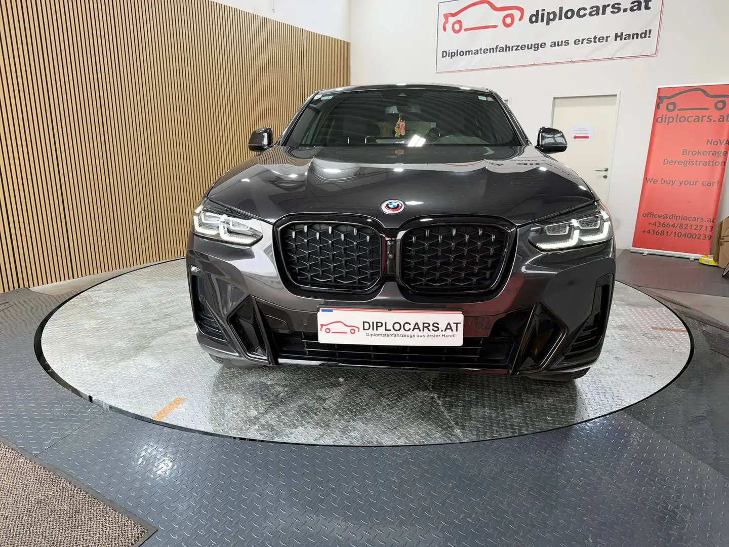 BMW X4 xDrive 20i M Sport Grau - 2