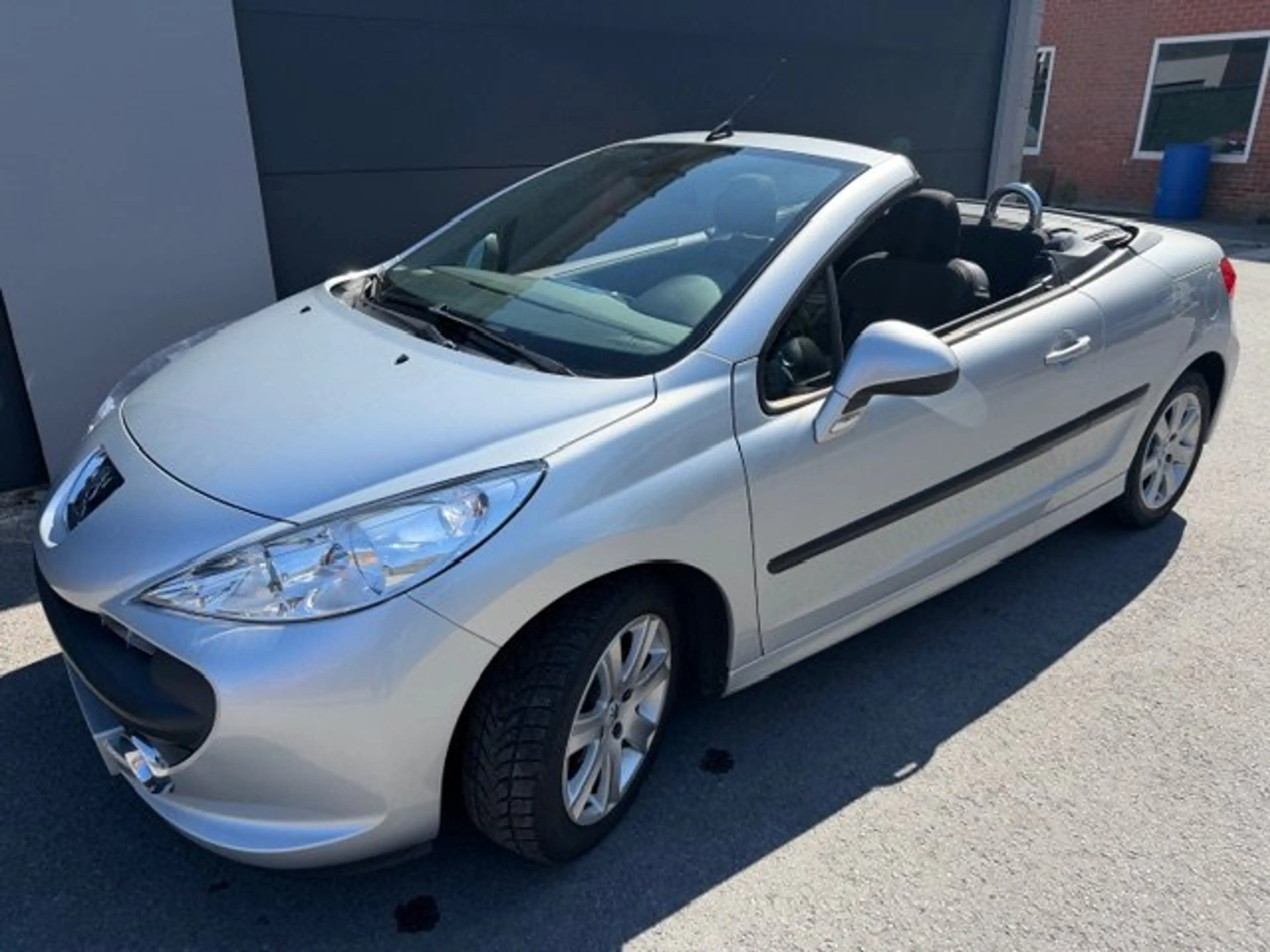 Peugeot 207 207 CC 1.6i 16v
