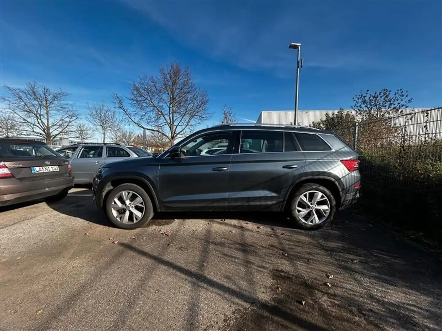Skoda Kodiaq Style 2.0 TDI 4x4 DSG NAVI 3-Z AHK PANO Grau - 2