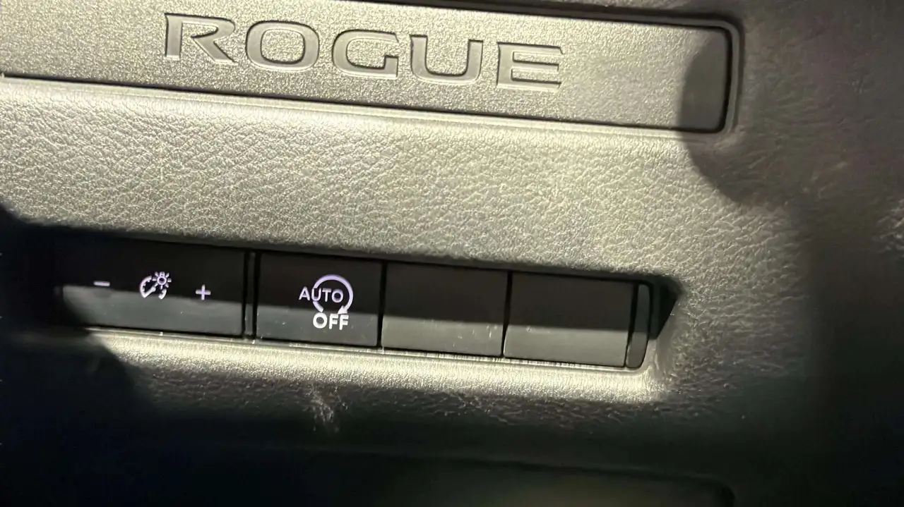 Nissan Rogue fotografie Nissan Rogue