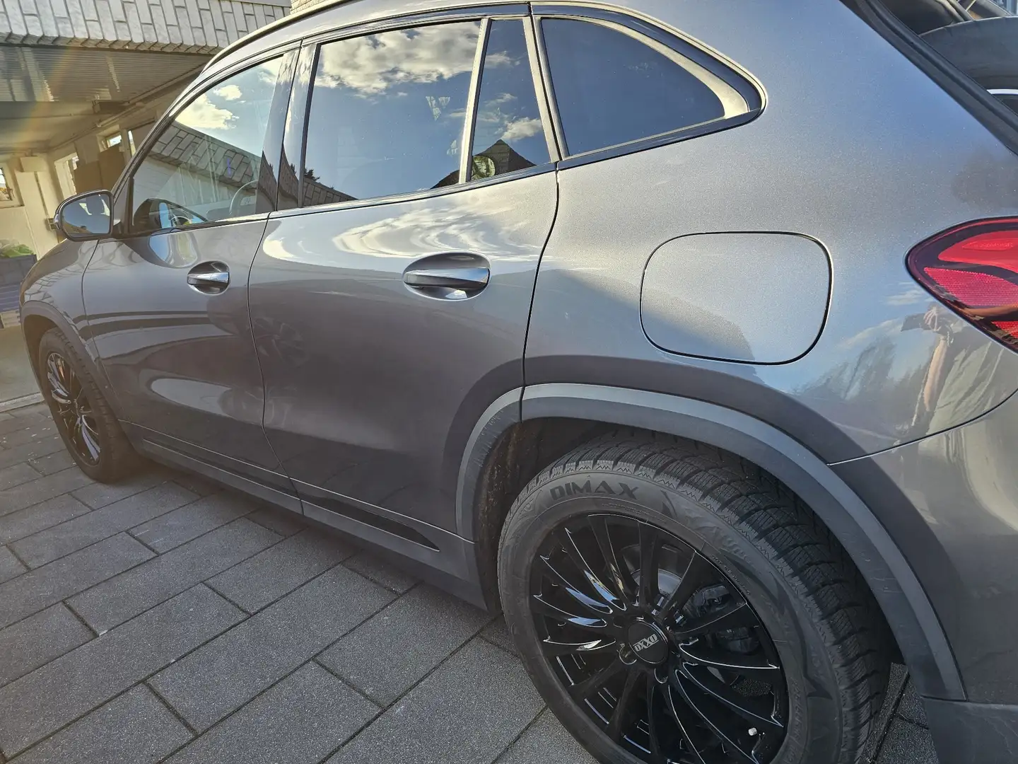 Mercedes-Benz GLA 200 4Matic 8G-DCT AMG Line - 2