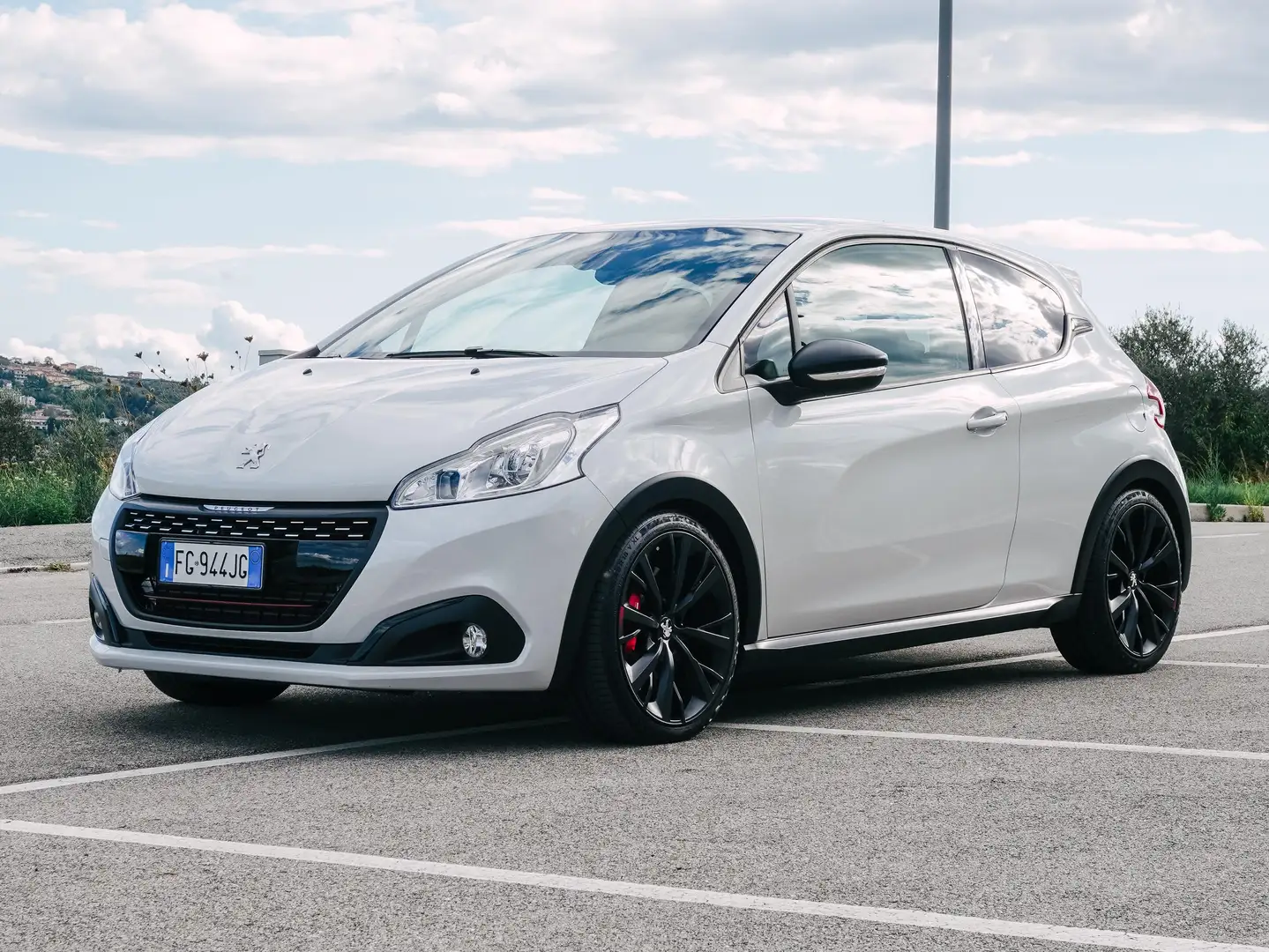 Peugeot 208 208 3p 1.6 thp Gti by Peugeot Sport s - 1
