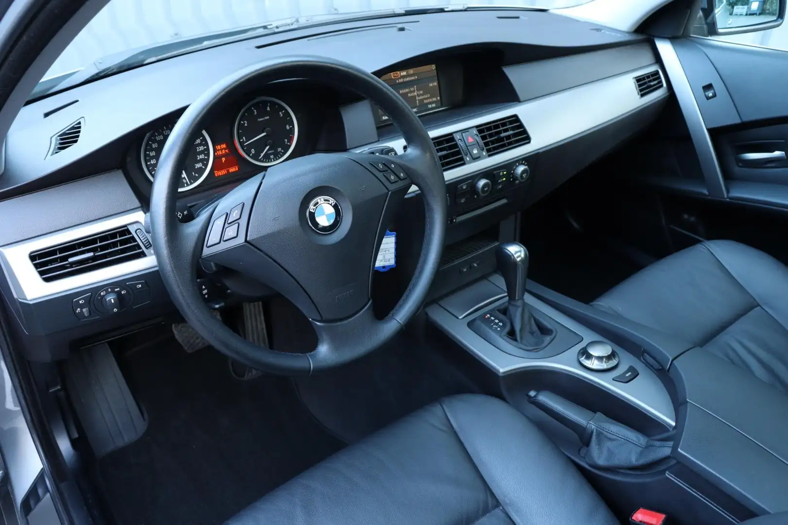 BMW 520 5-serie 520i EXECUTIVE *78.251KM.!* Grau - 2