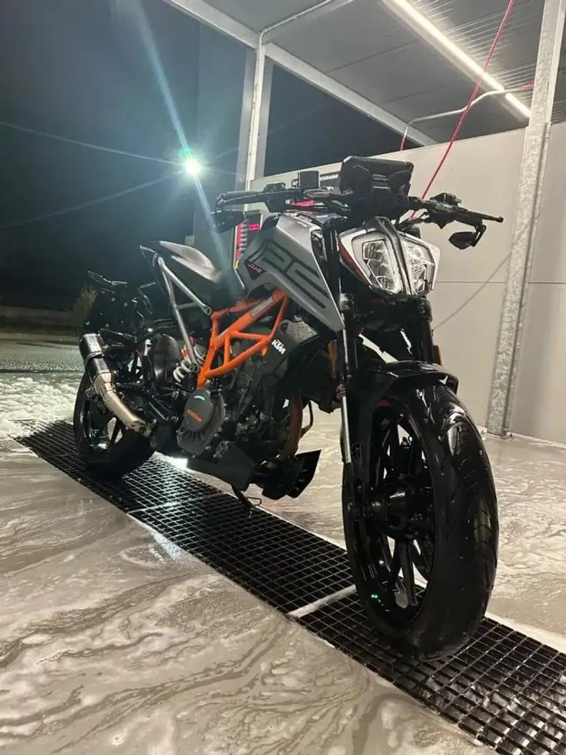 KTM 125 Duke Szürke - 2
