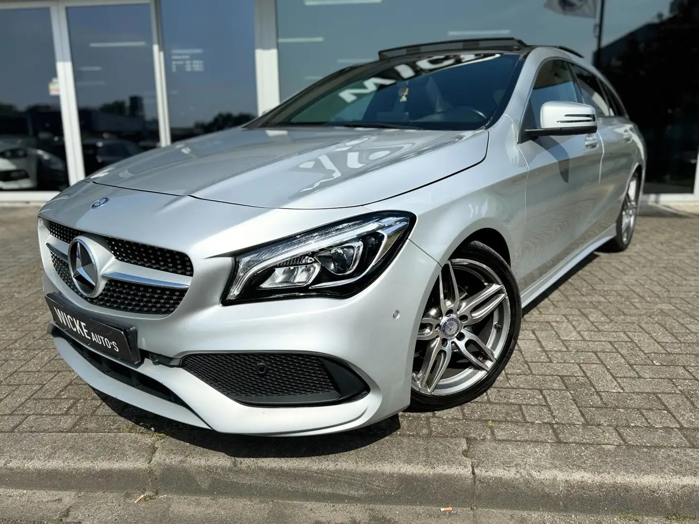 Mercedes-Benz CLA 180 Shooting Brake AMG Panorama Led Leder Gri - 1