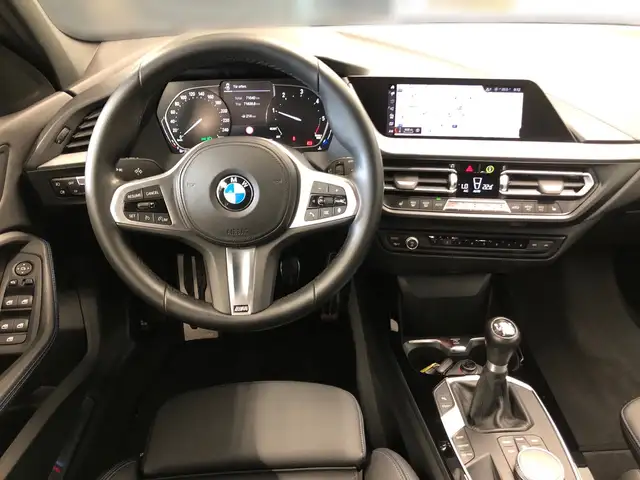 BMW 1 Series view 7