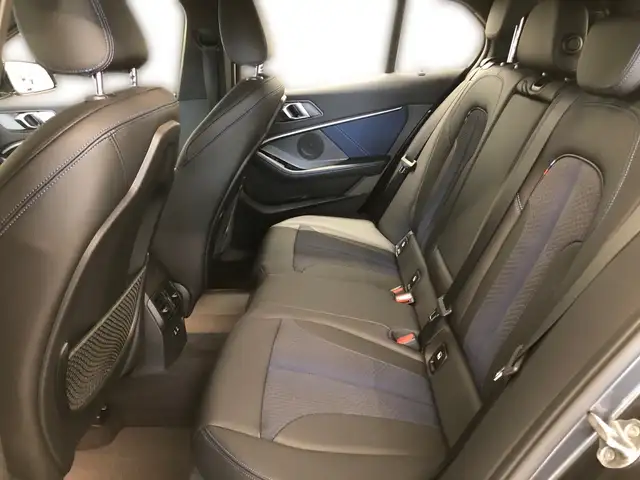 BMW 1 Series view 6