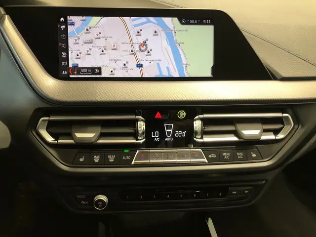 BMW 1 Series view 5