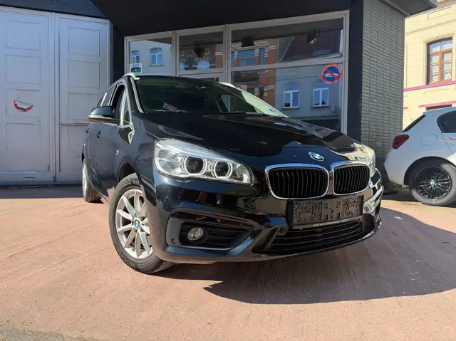 BMW 218 GARANTIE - BOITE AUTO - CAMERA - SIEGES ELECTRIQUES - 81.990KM!! - PHARES LED - CRUISE CONTROL - - NAVI
