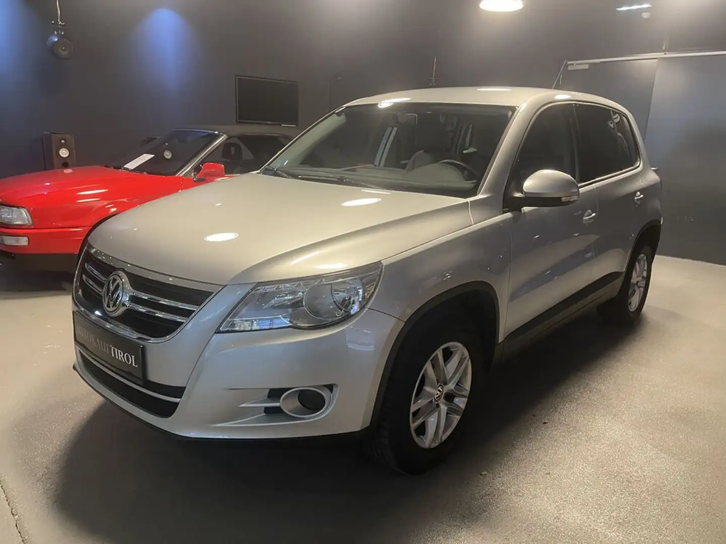Volkswagen Tiguan Trend & Fun 4Motion Silber - 1