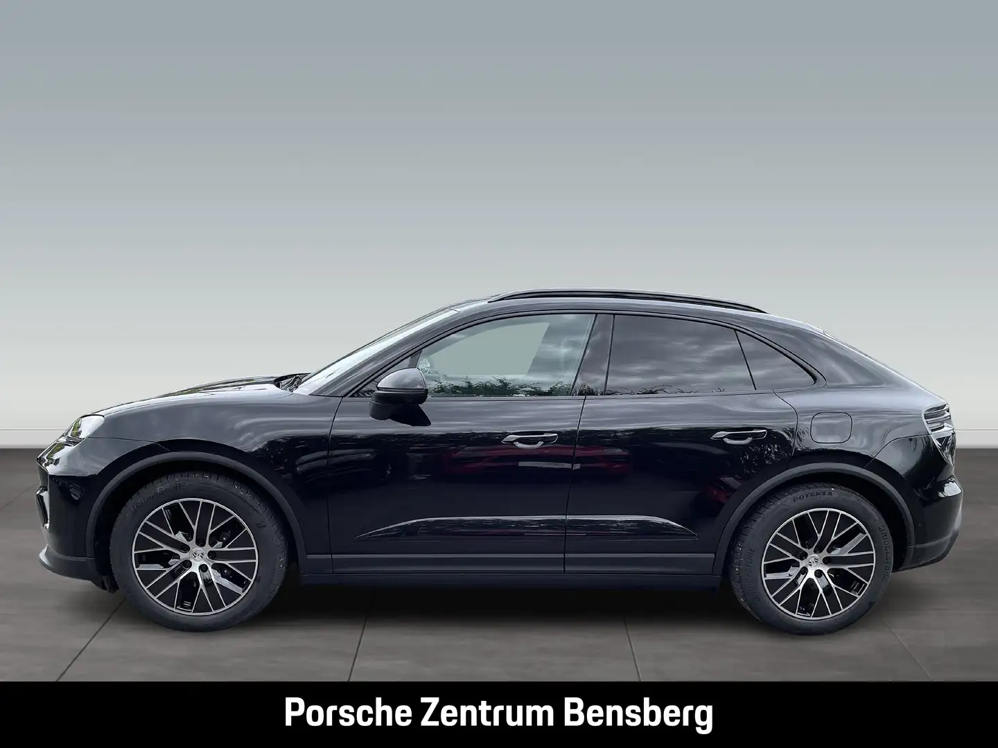 Porsche Macan 4 Electric Чорний - 2
