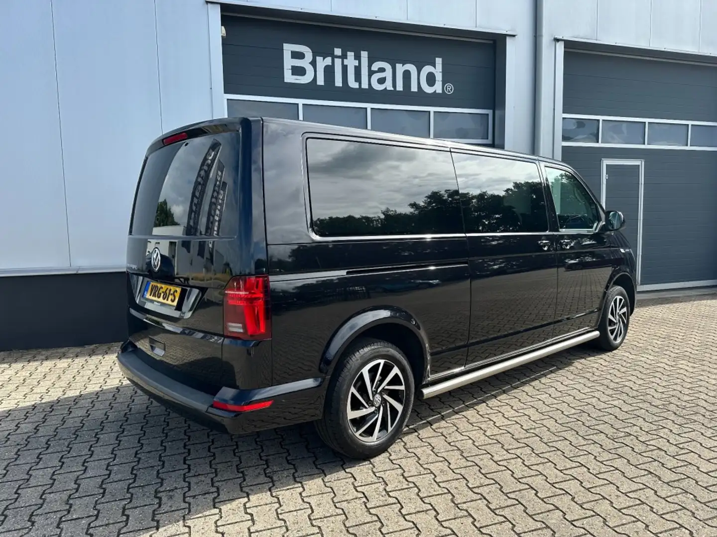 Volkswagen Transporter 2.0 TDI 150PK DSG DC BULLI bj2022 *75 Edition *Lee Zwart - 2