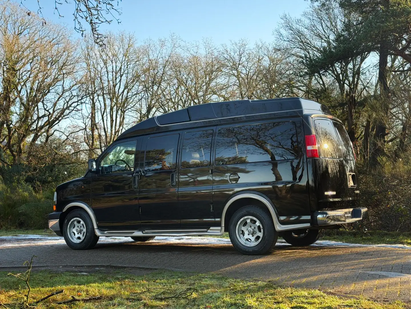 Chevrolet Chevy Van Express 'Quality Coaches' Noir - 2