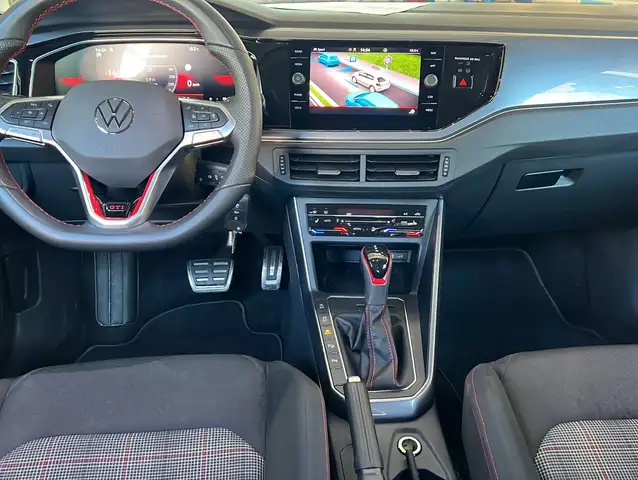 Volkswagen Polo view 3