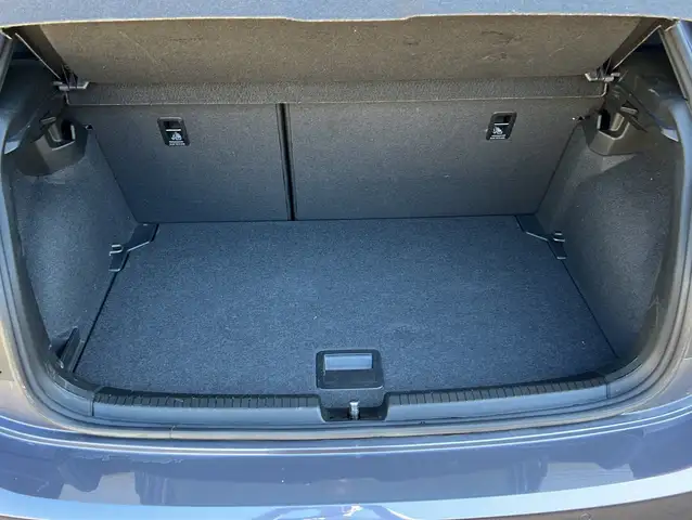 Volkswagen Polo view 8