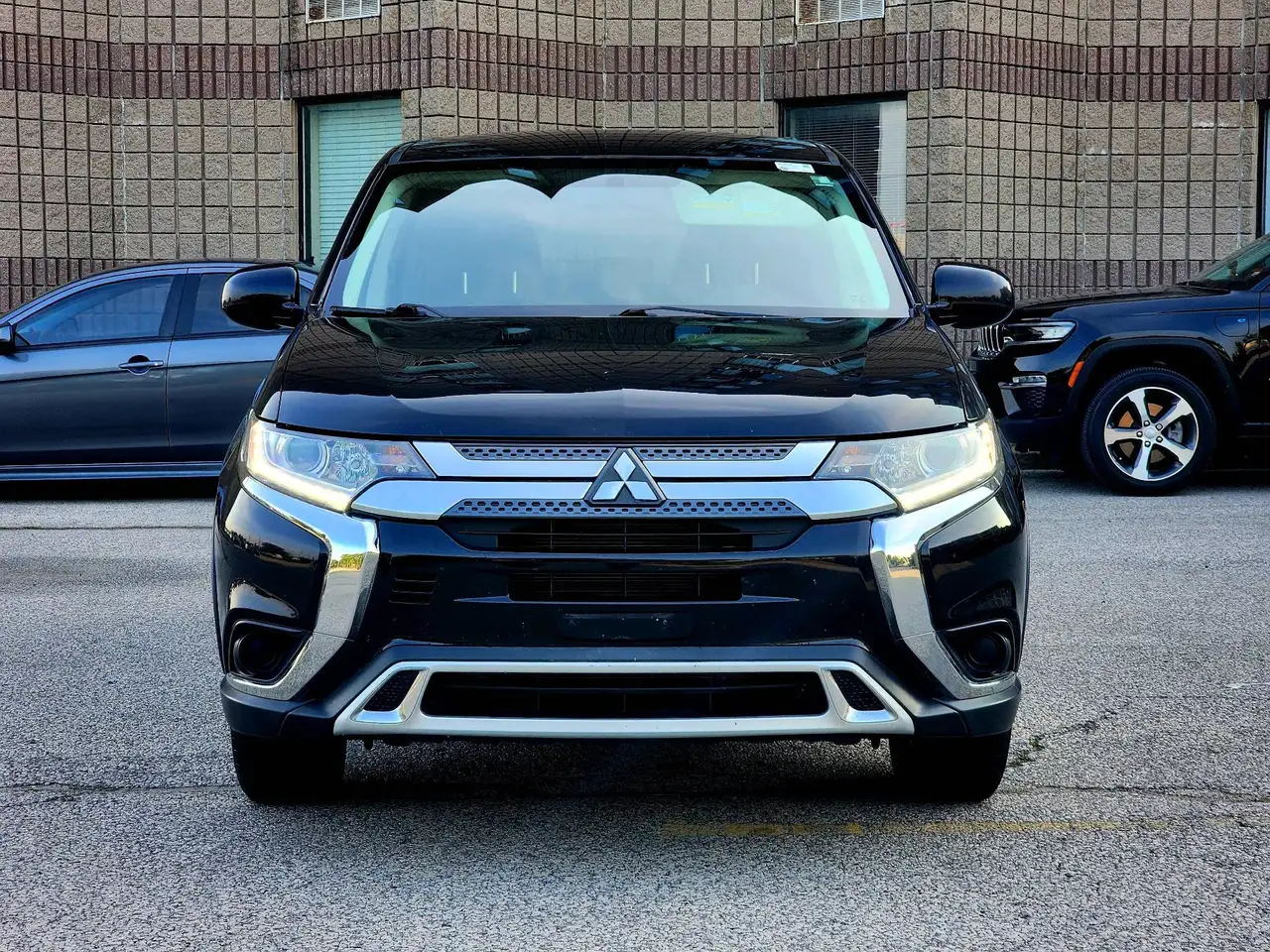 Mitsubishi Outlander снимка Mitsubishi Outlander