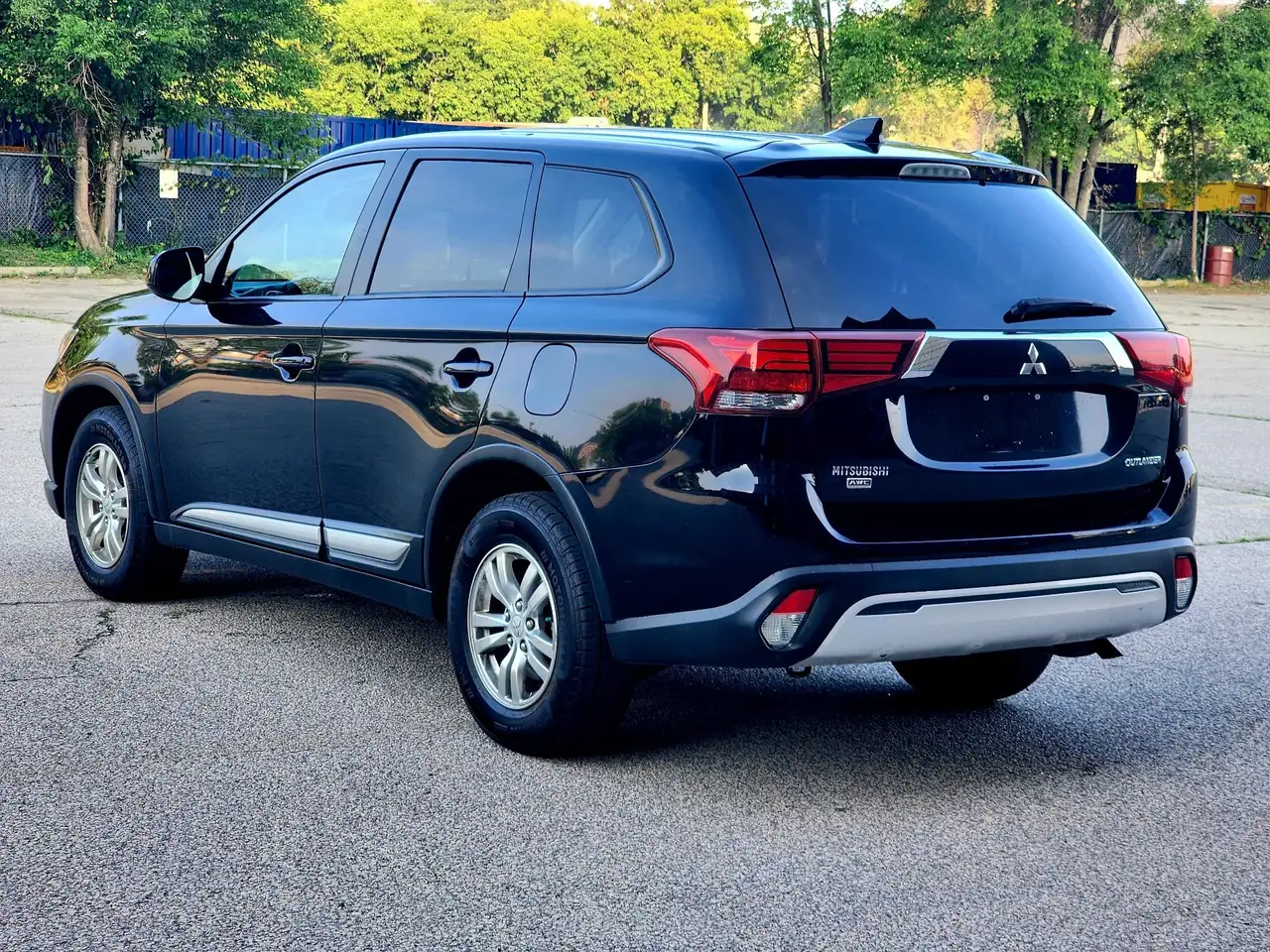 Mitsubishi Outlander снимка Mitsubishi Outlander