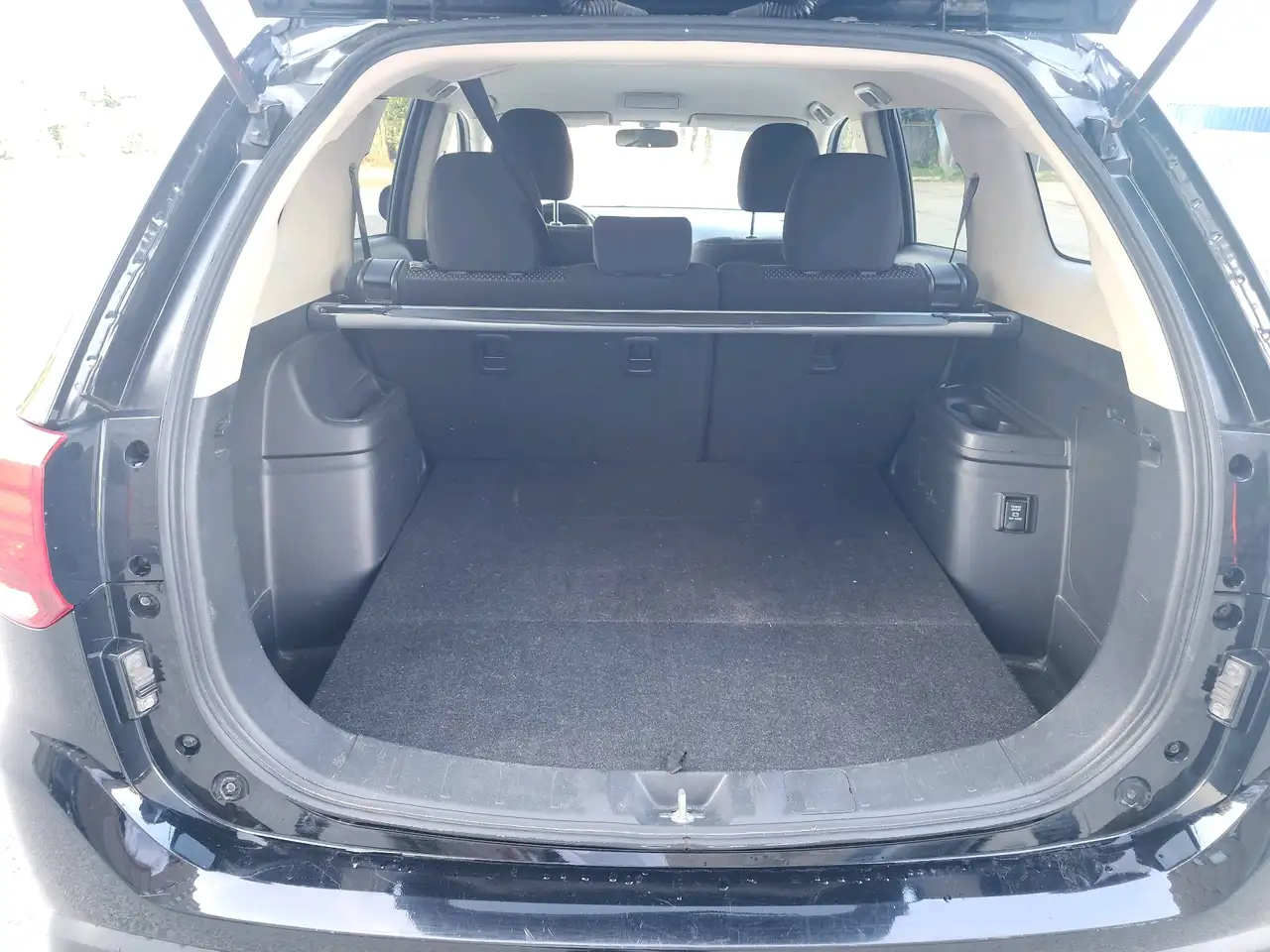 Mitsubishi Outlander снимка Mitsubishi Outlander