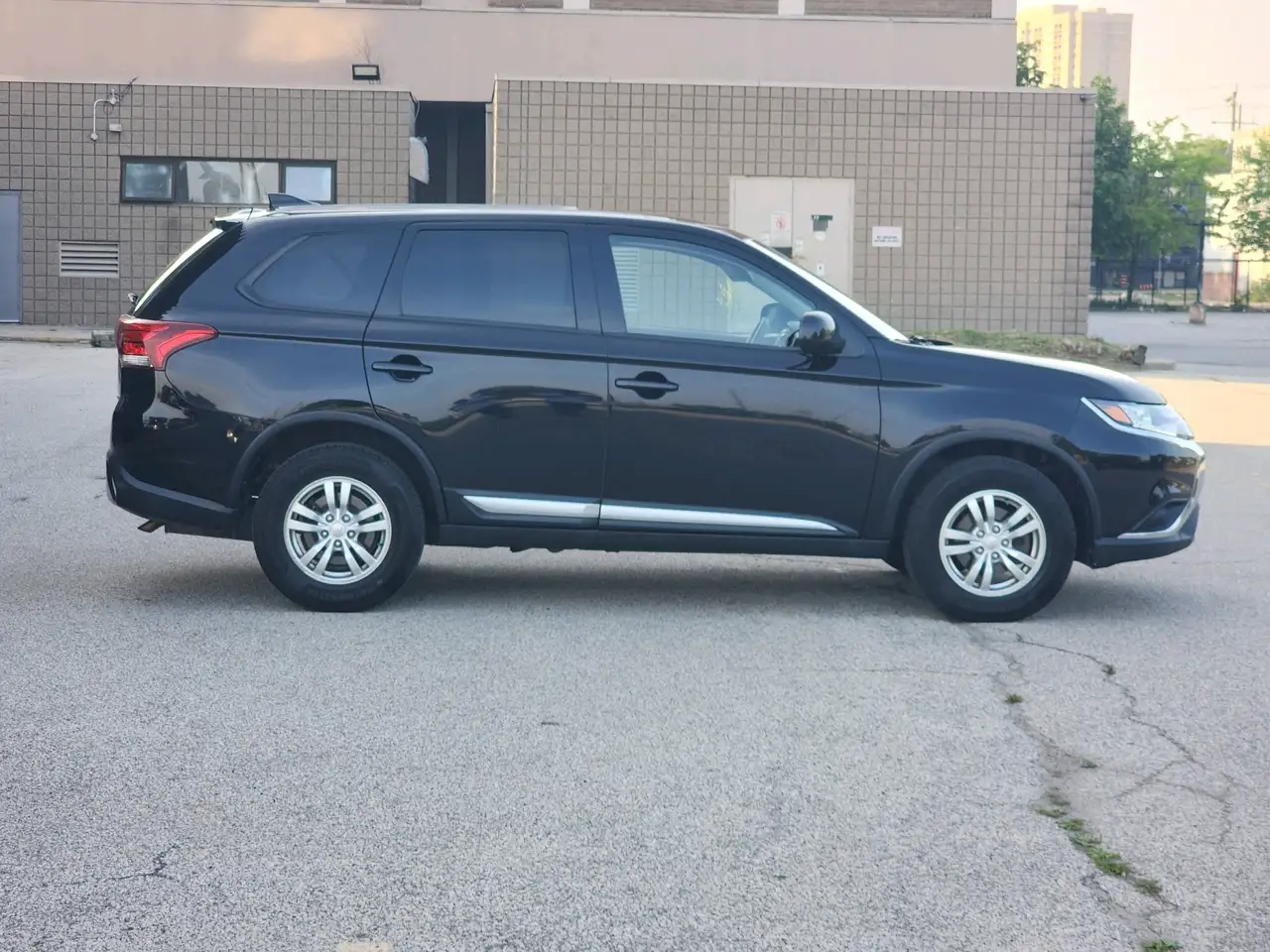 Mitsubishi Outlander снимка Mitsubishi Outlander
