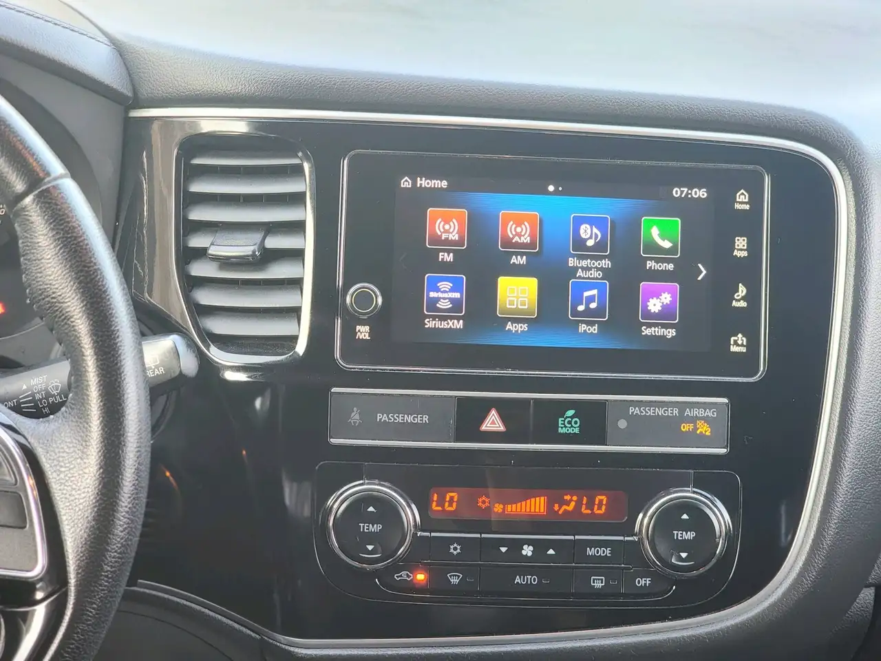 Mitsubishi Outlander снимка Mitsubishi Outlander