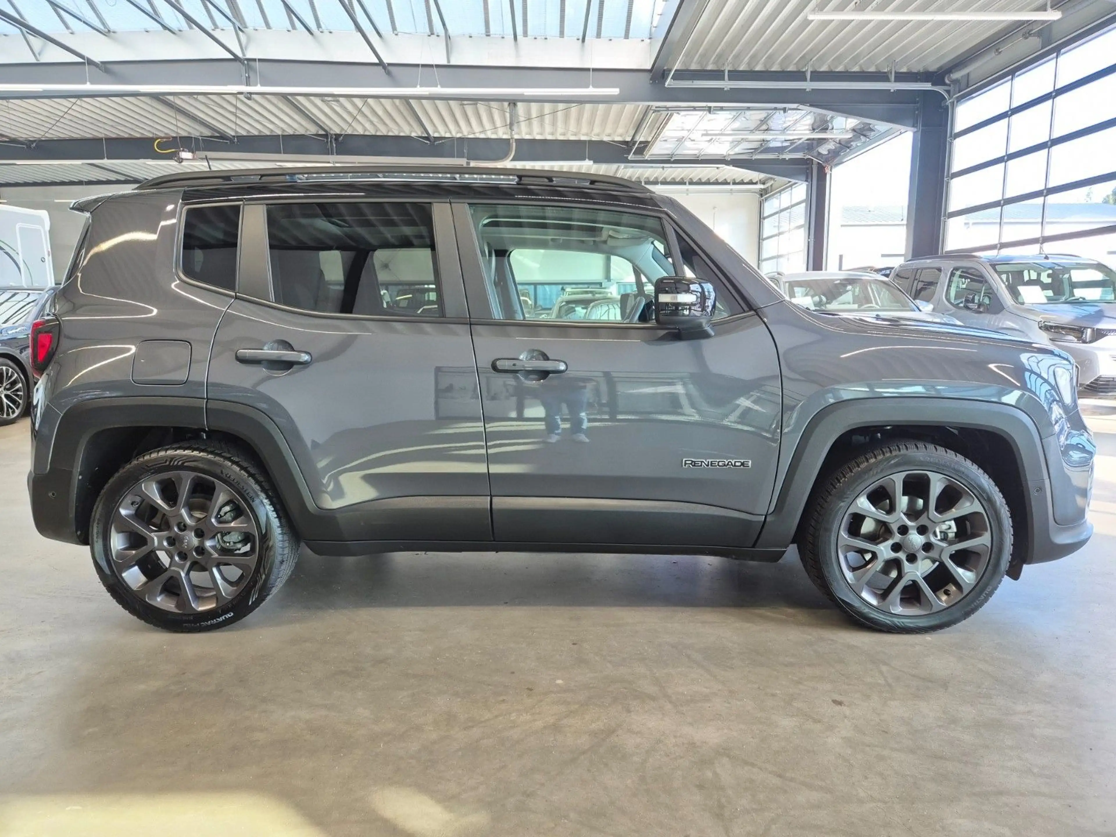 Jeep Renegade RENEGADE 1.5 T LEDER SHZ NAVI ACC PANO CAM AHK — photo 4