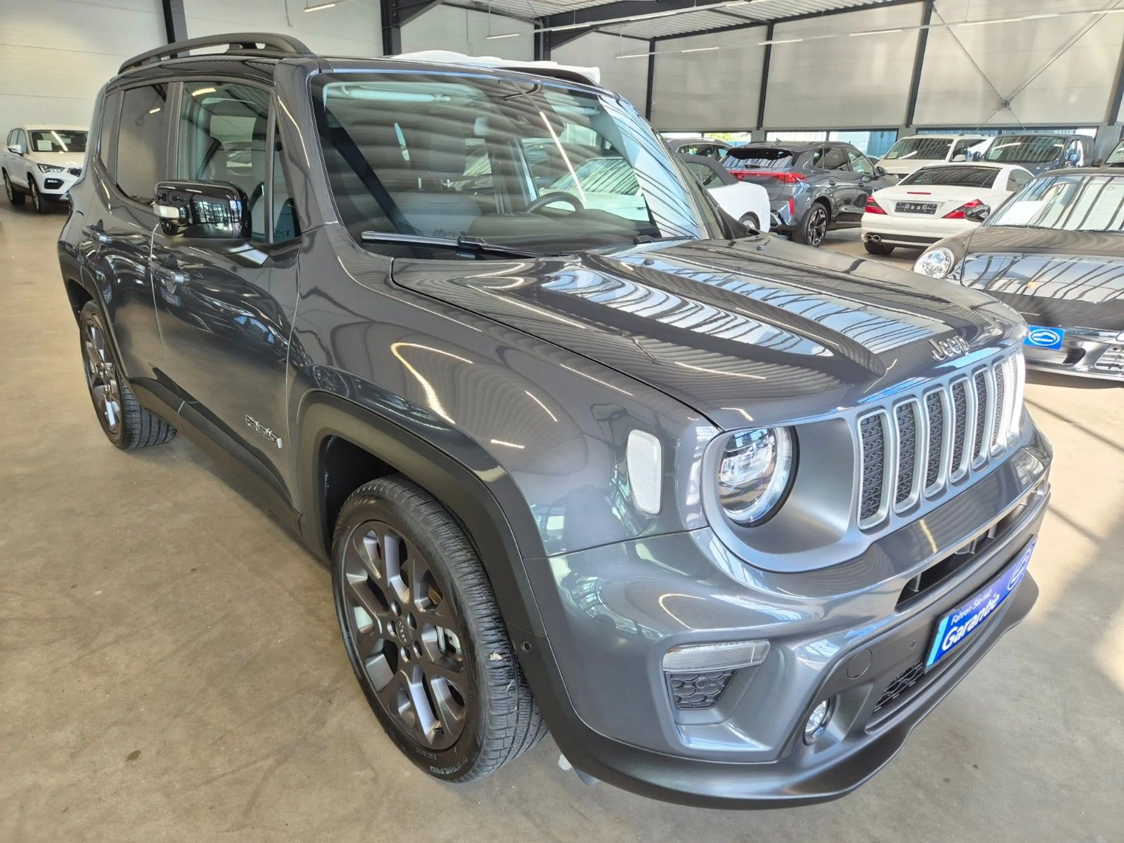 Jeep Renegade RENEGADE 1.5 T LEDER SHZ NAVI ACC PANO CAM AHK — photo 3