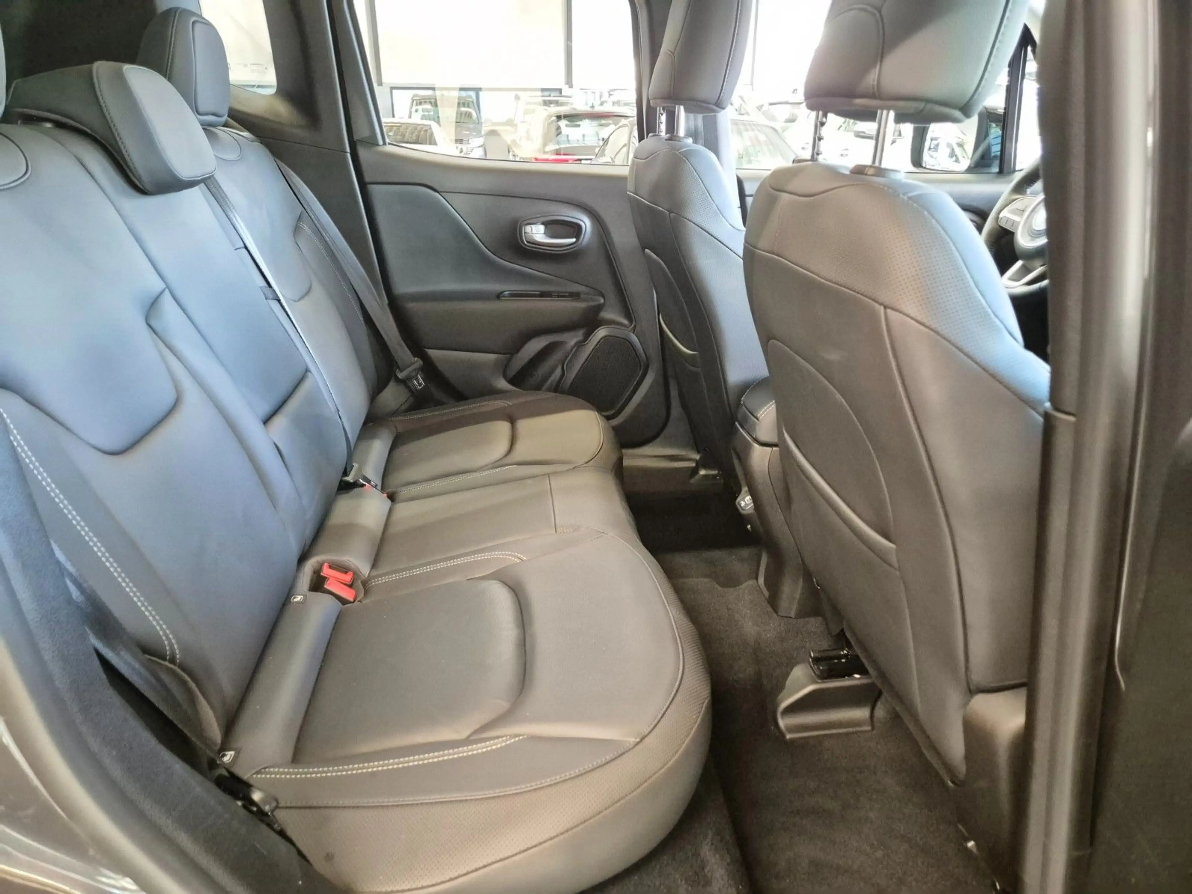 Jeep Renegade RENEGADE 1.5 T LEDER SHZ NAVI ACC PANO CAM AHK — photo 14