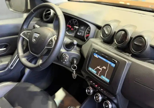 Dacia Duster view 12