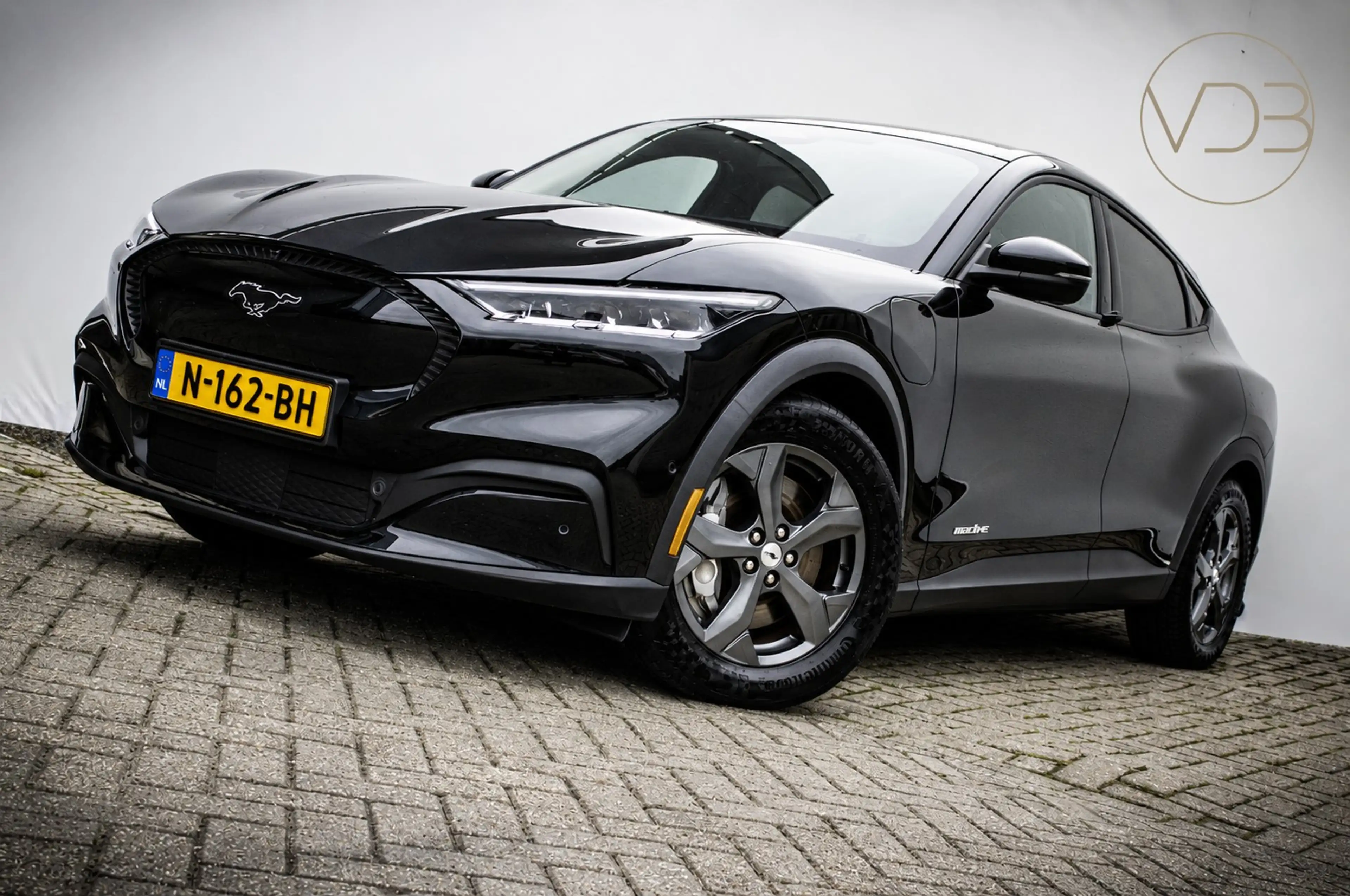 Ford Mustang Mach-E RWD 75 kWh SOH 93% Origineel NL B&O 1e Eigenaar in