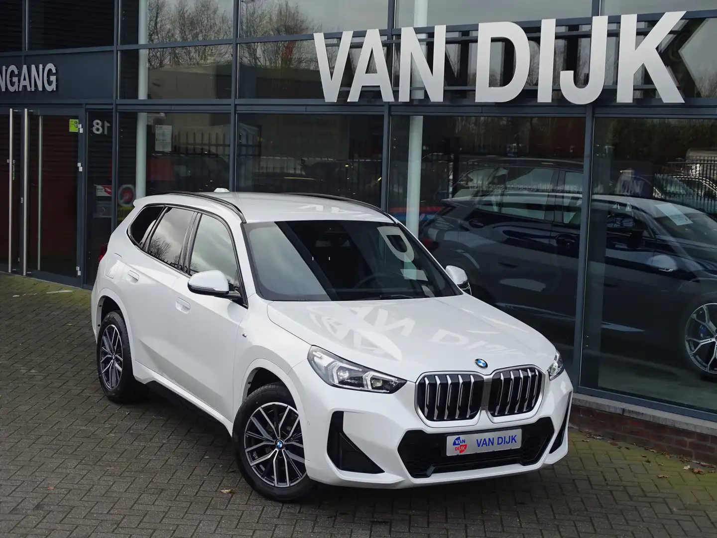 BMW X1 20i sDrive M Sportpakket Elek.Trekhaak Premium Pac Wit - 2