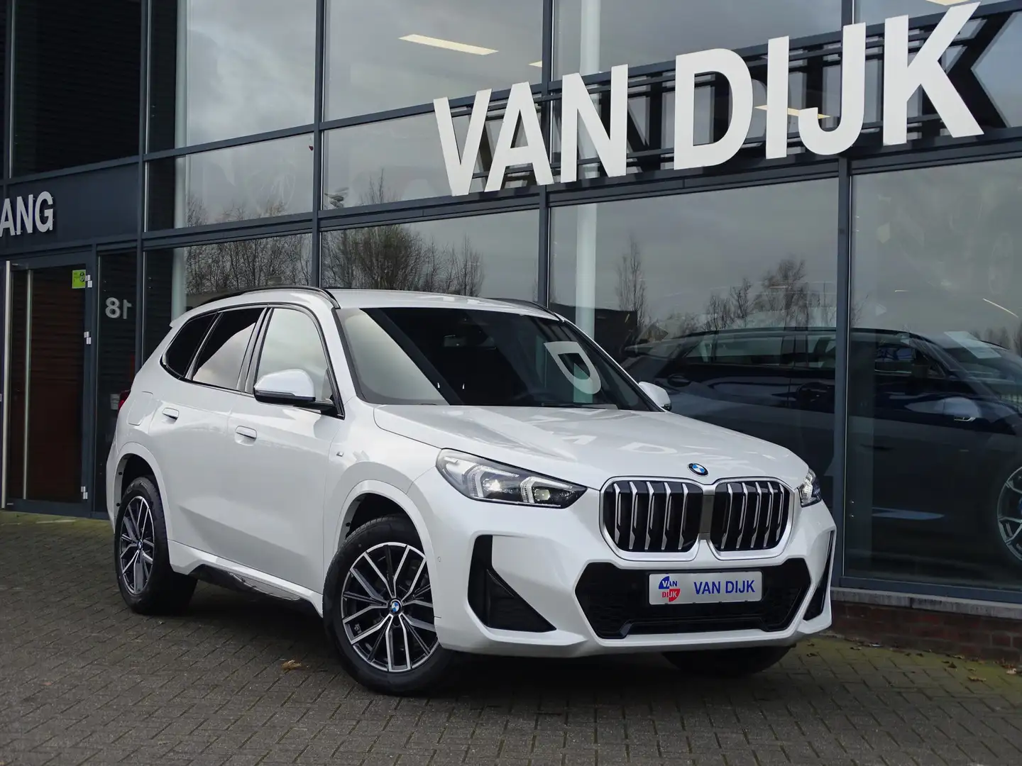 BMW X1 20i sDrive M Sportpakket Elek.Trekhaak Premium Pac Wit - 1