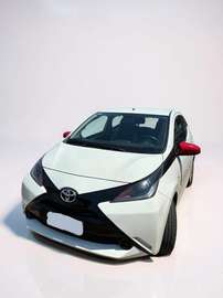 Aygo 5p 1.0 x-BLACK