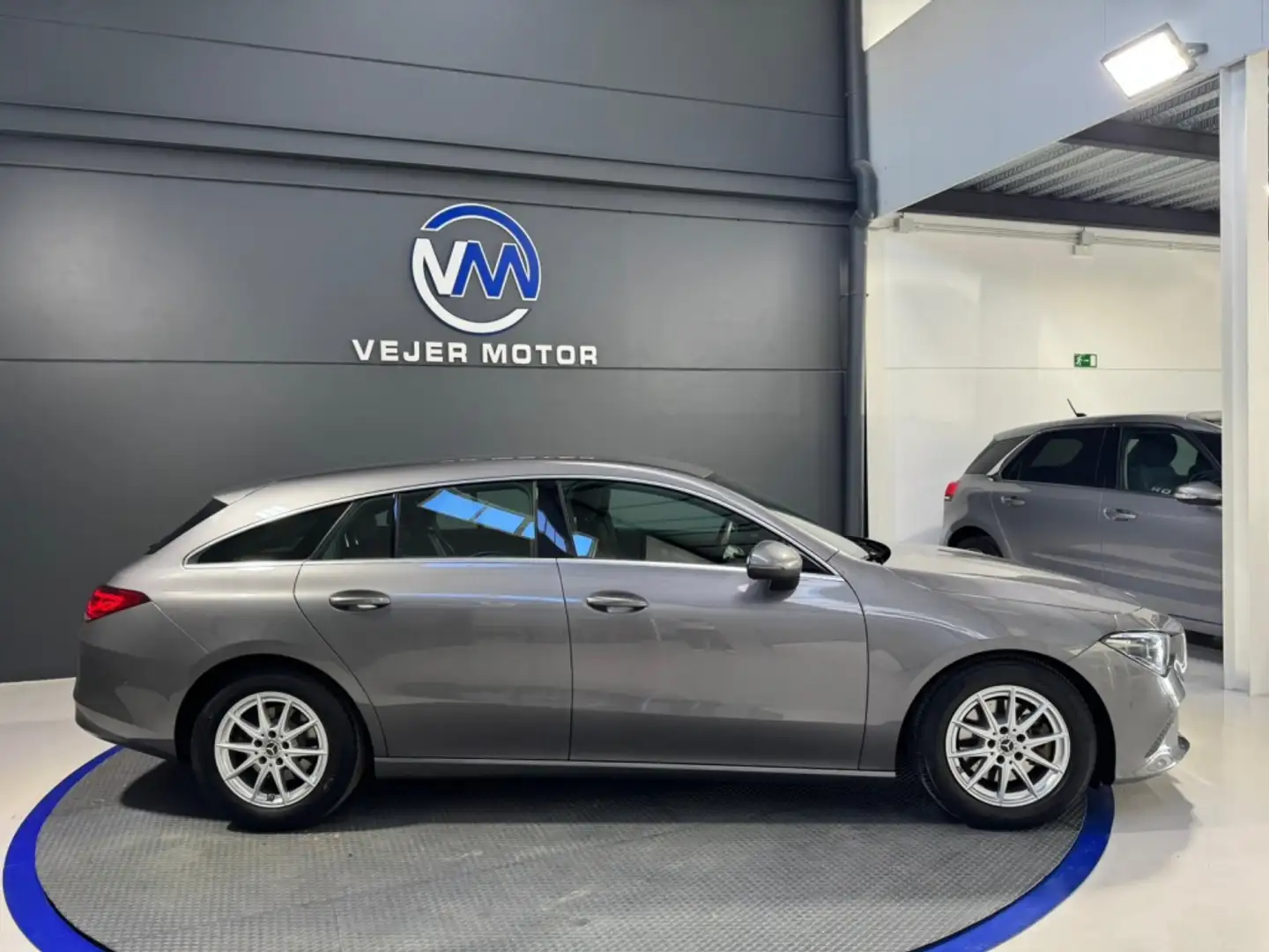 Mercedes-Benz CLA 180 d Business Line 7G-DCT Gris - 2
