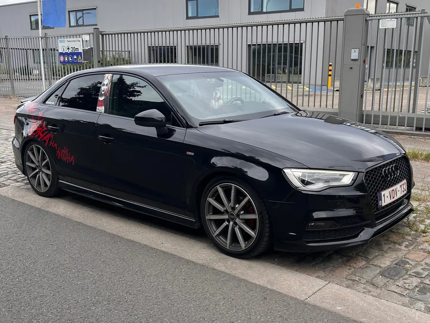 Audi A3 Limousine S line Sportpaket Zwart - 2