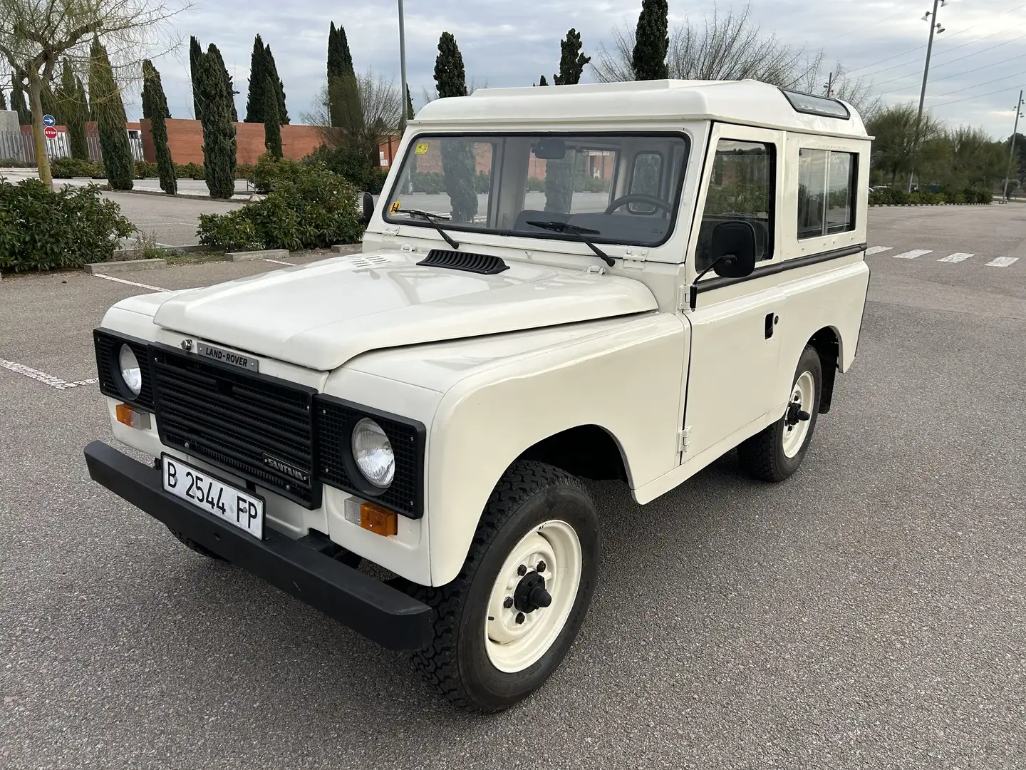 Land Rover Series Beige - 1