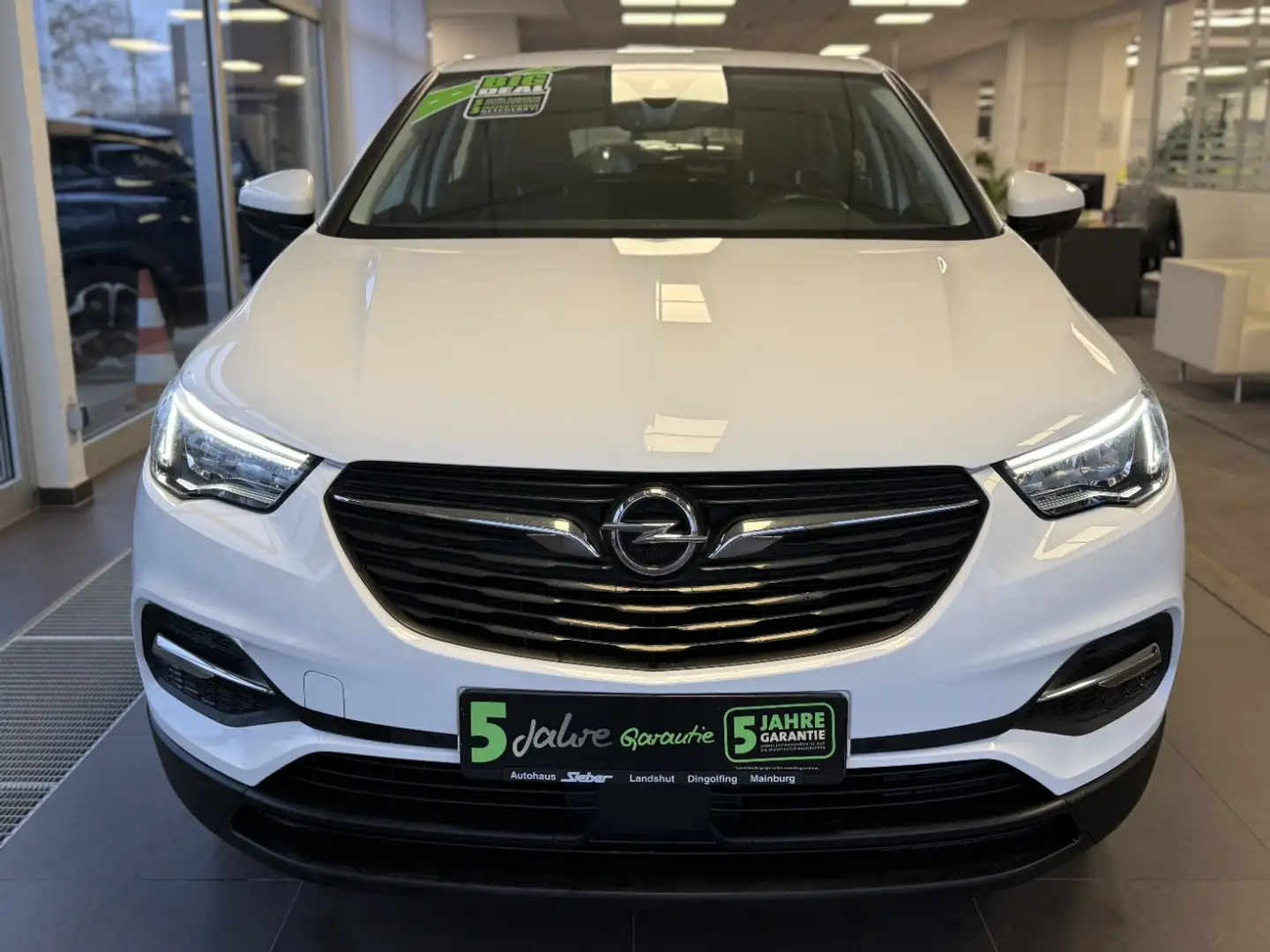 Opel Grandland 1.6 Turbo Hybrid Edition NAVI Weiß - 2