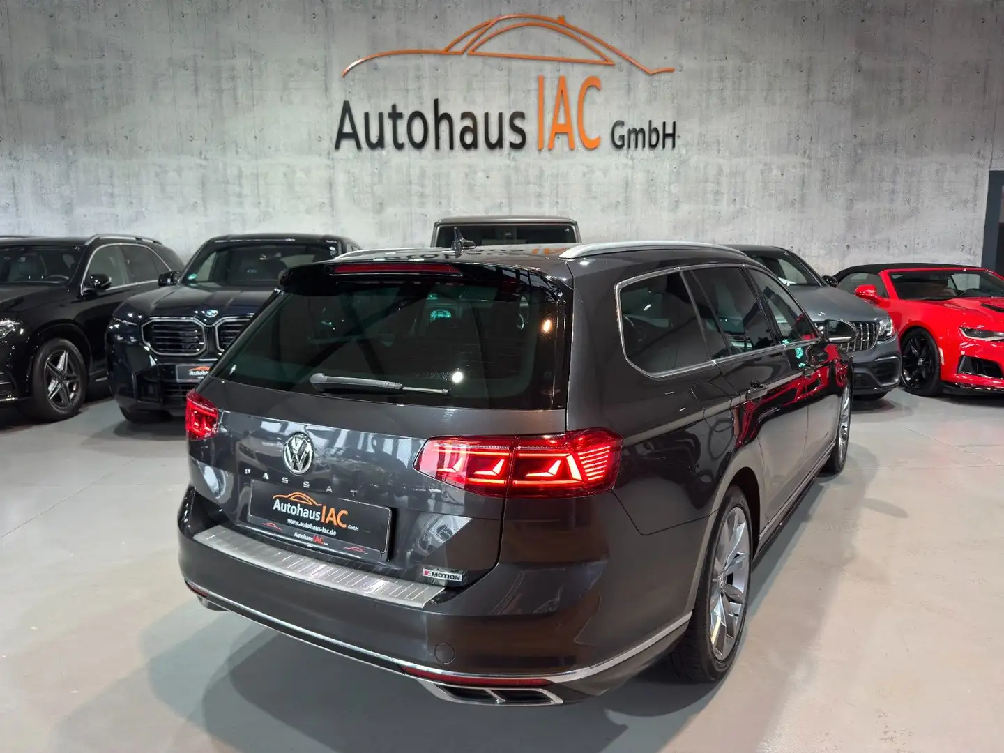 Volkswagen Passat Variant Elegance 4Motion/PANO/LED/STHZ Grau - 2