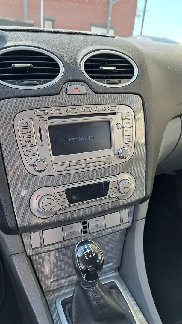 Ford Focus Focus 1.8 Limited Grijs - 2