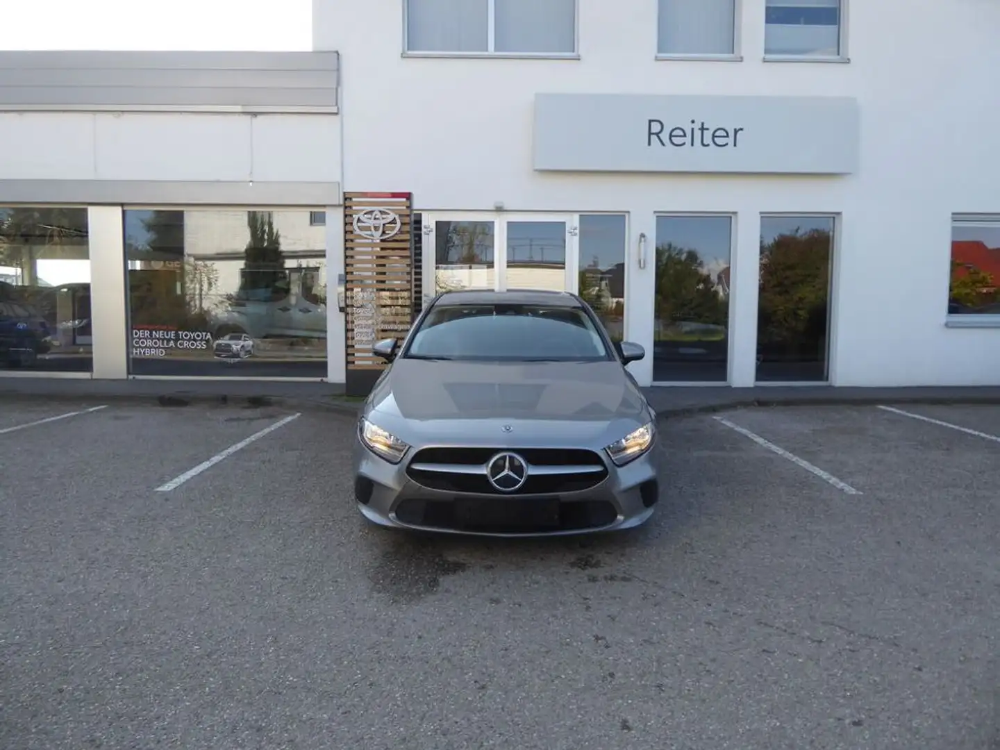 Mercedes-Benz A 180 d Aut. *NAVI*KAMERA* Silber - 1