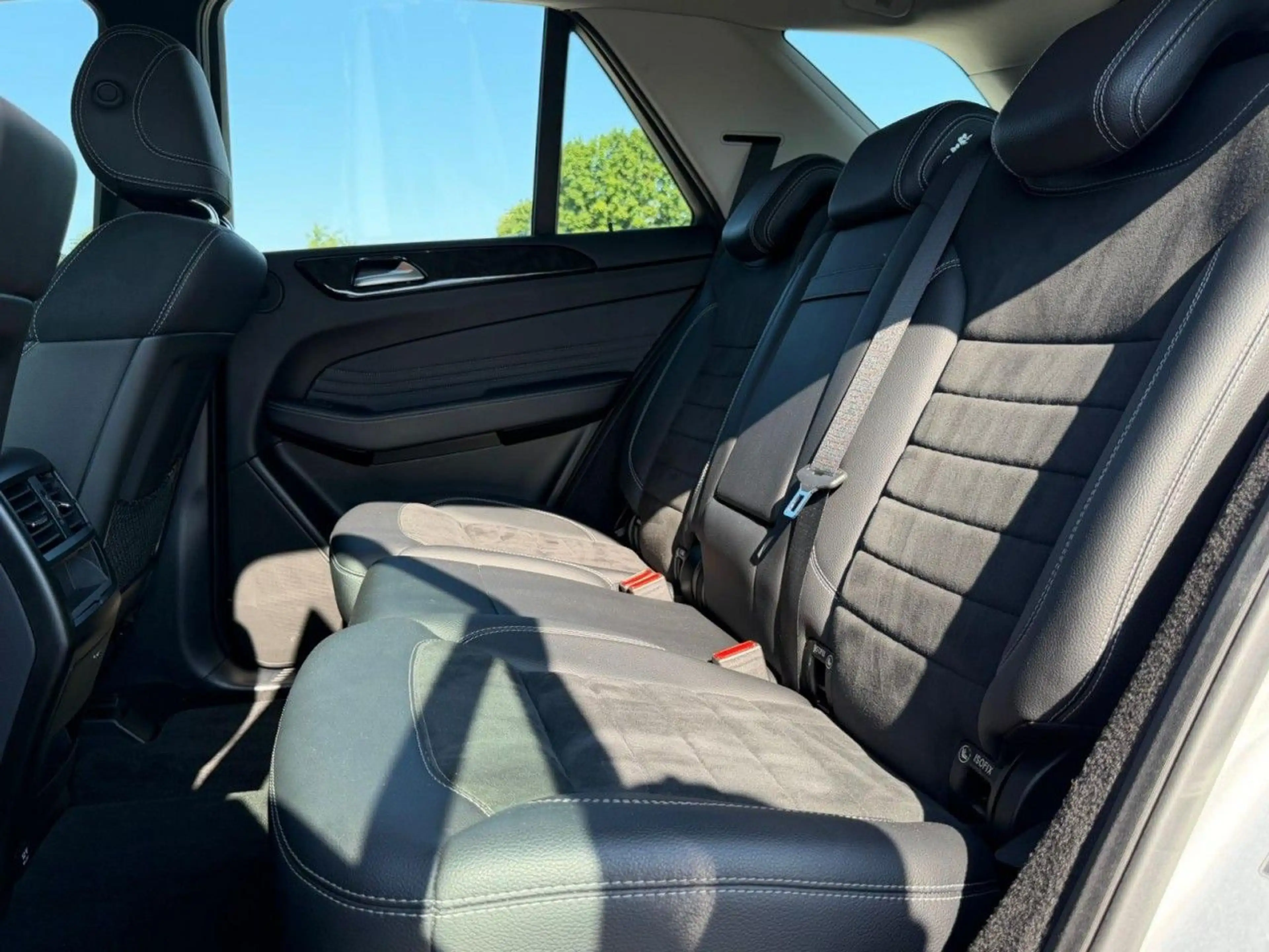 Mercedes-Benz ML 250 CDI BlueTec AHK PDC NAVI SHZ Klima Navi — photo 13