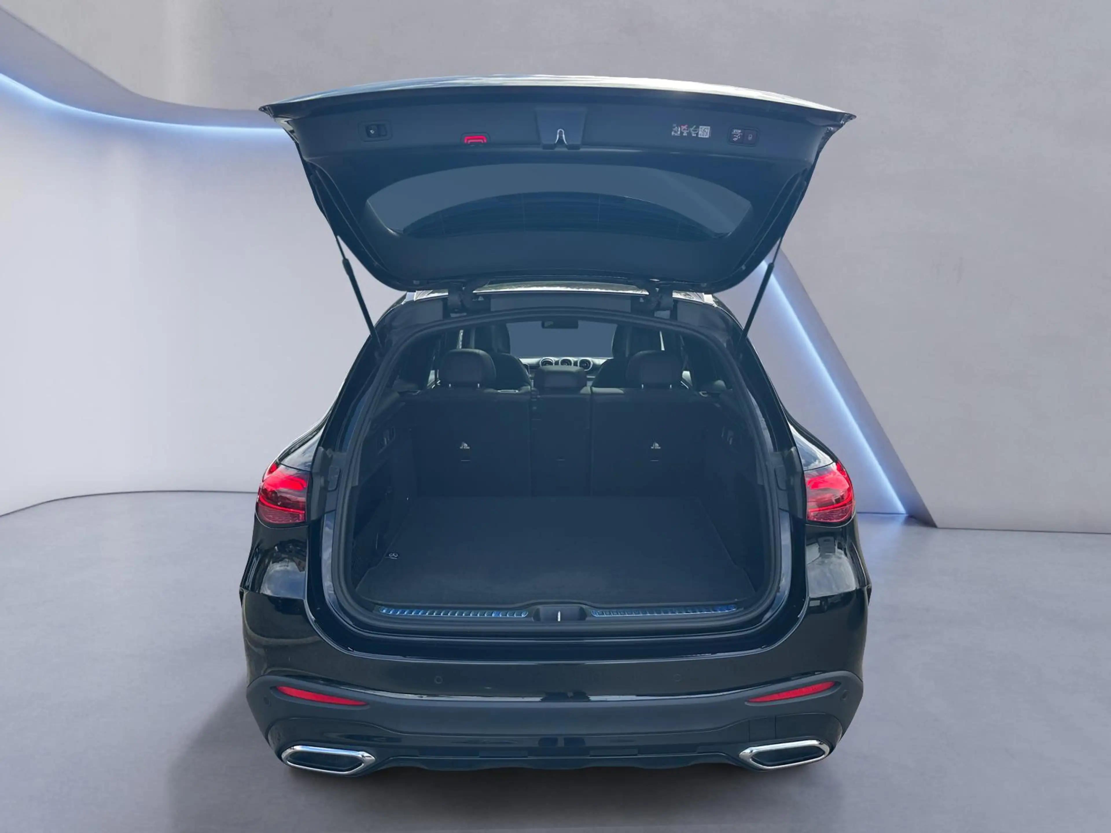 Mercedes-Benz GLC 200 d 4MATIC AMG Line — photo 14