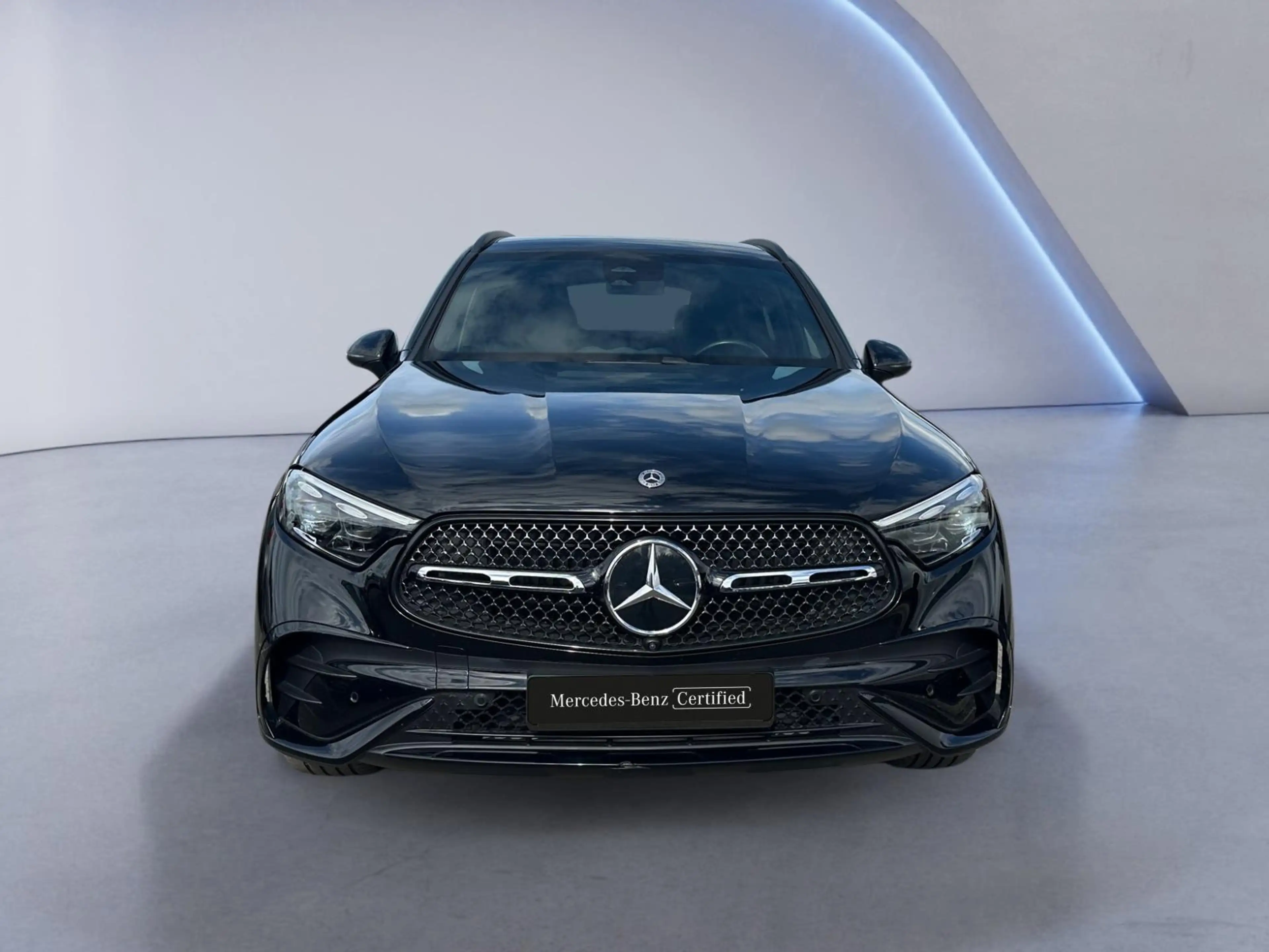 Mercedes-Benz GLC 200 d 4MATIC AMG Line — photo 2