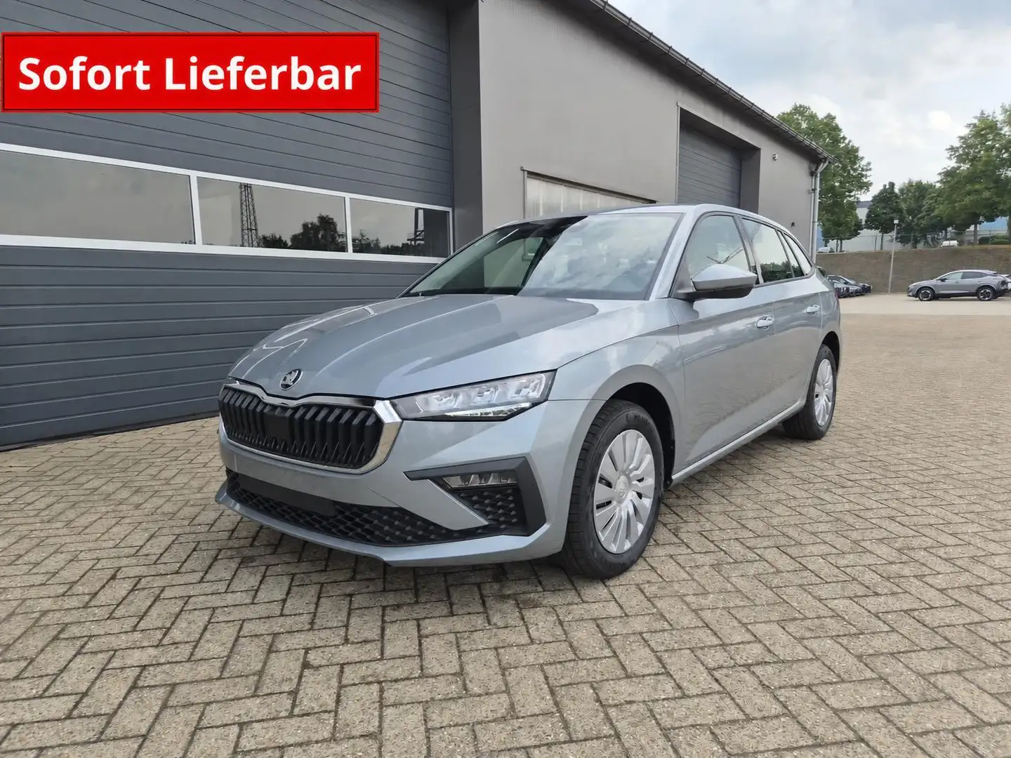 Skoda Scala 1.0 TSI 115PS DSG Selection AHK schwenkb. Klima... Silber - 1