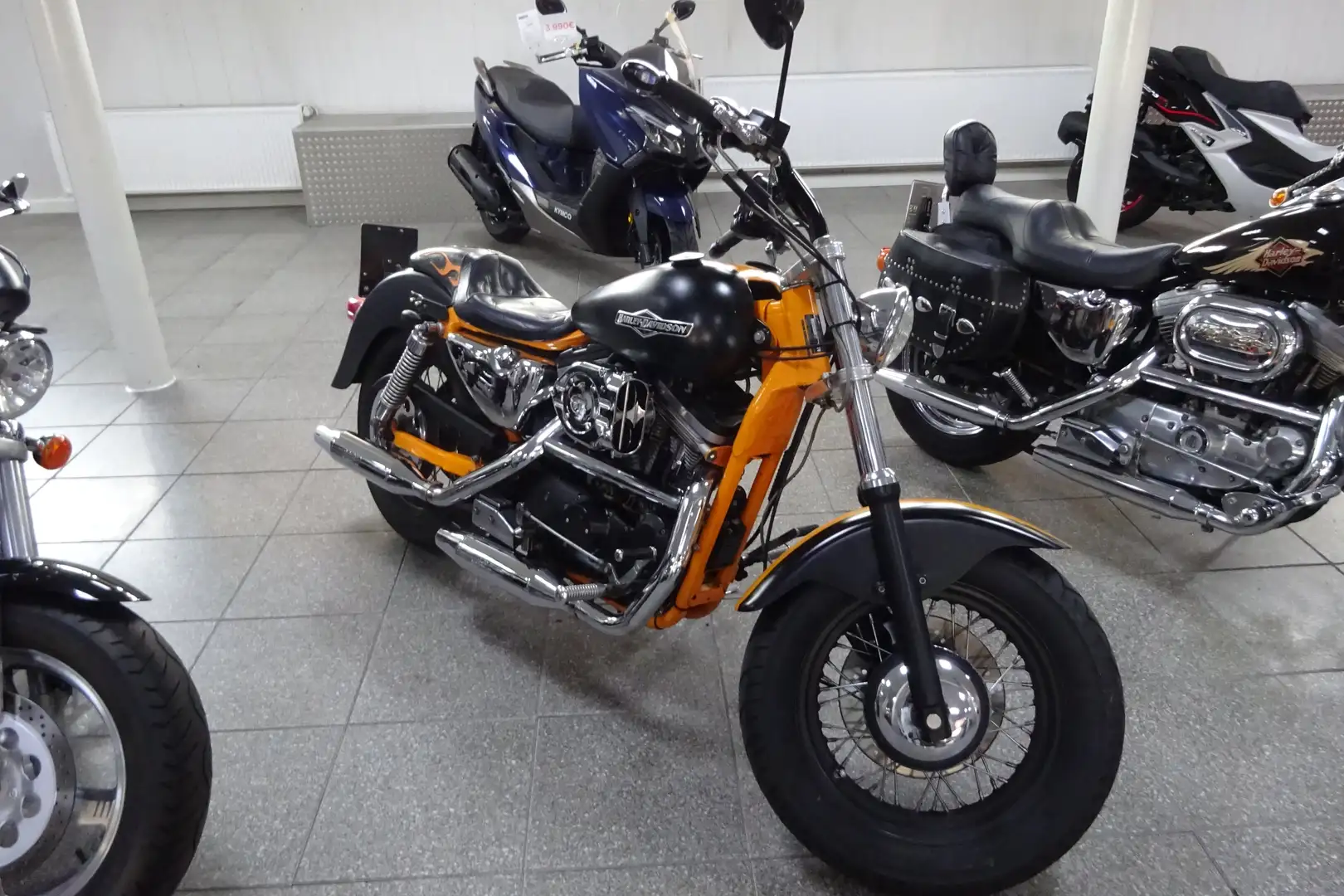 Harley-Davidson Sportster 1200 Sportster Custom 1200 Pomarańczowy - 1