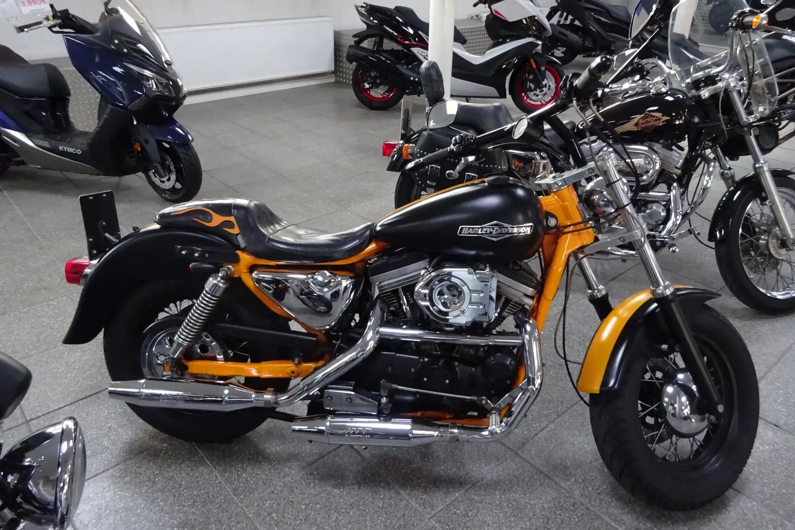Harley-Davidson Sportster 1200 Sportster Custom 1200 Pomarańczowy - 2