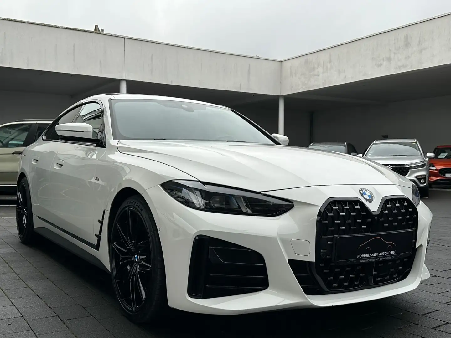 BMW 430 430 d xDrive Gran Coupé M Sport Pro | 20 Zoll Weiß - 2