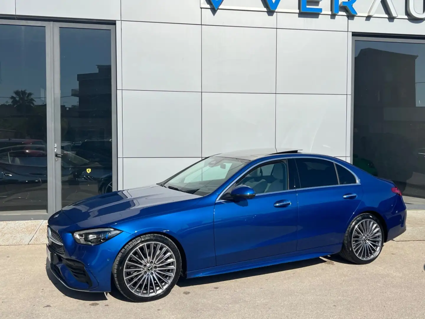 Mercedes-Benz C 220 d mhev AMG Line Premium Plus 197cv auto Modrá - 2